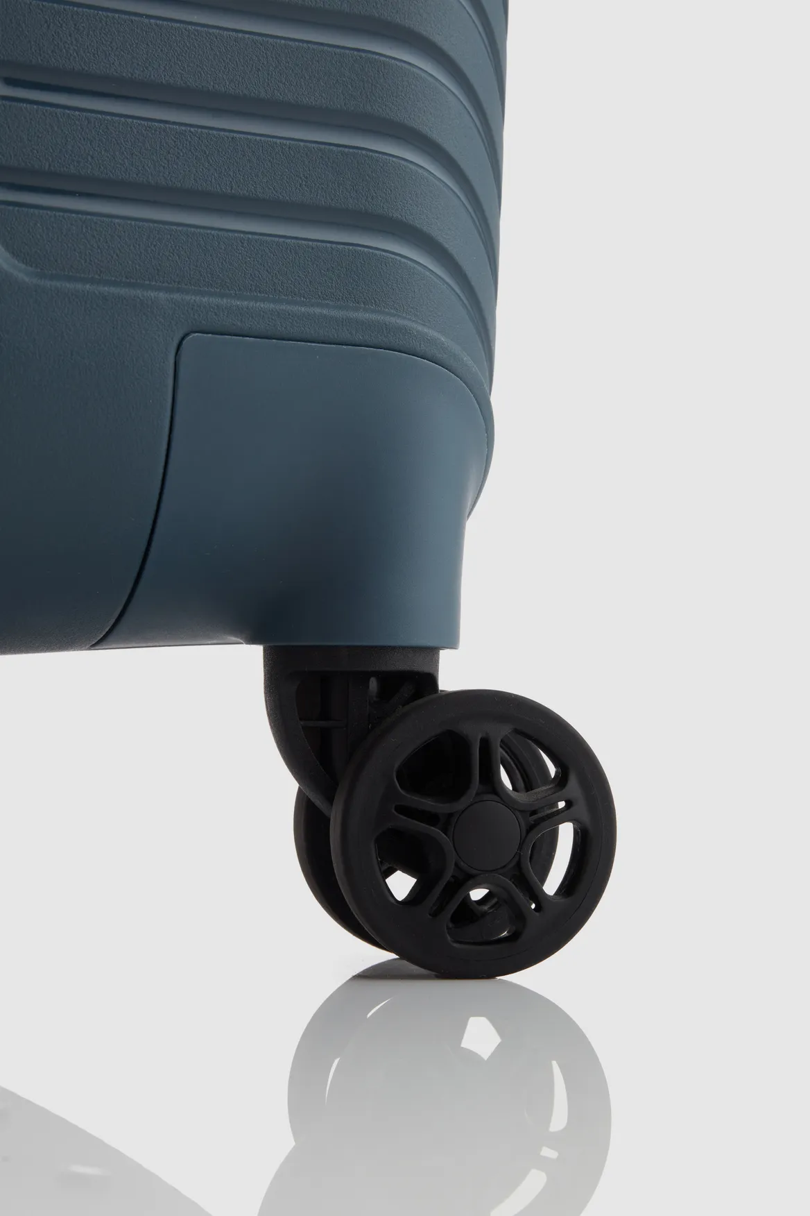 Bondi Check-In 80cm Suitcase