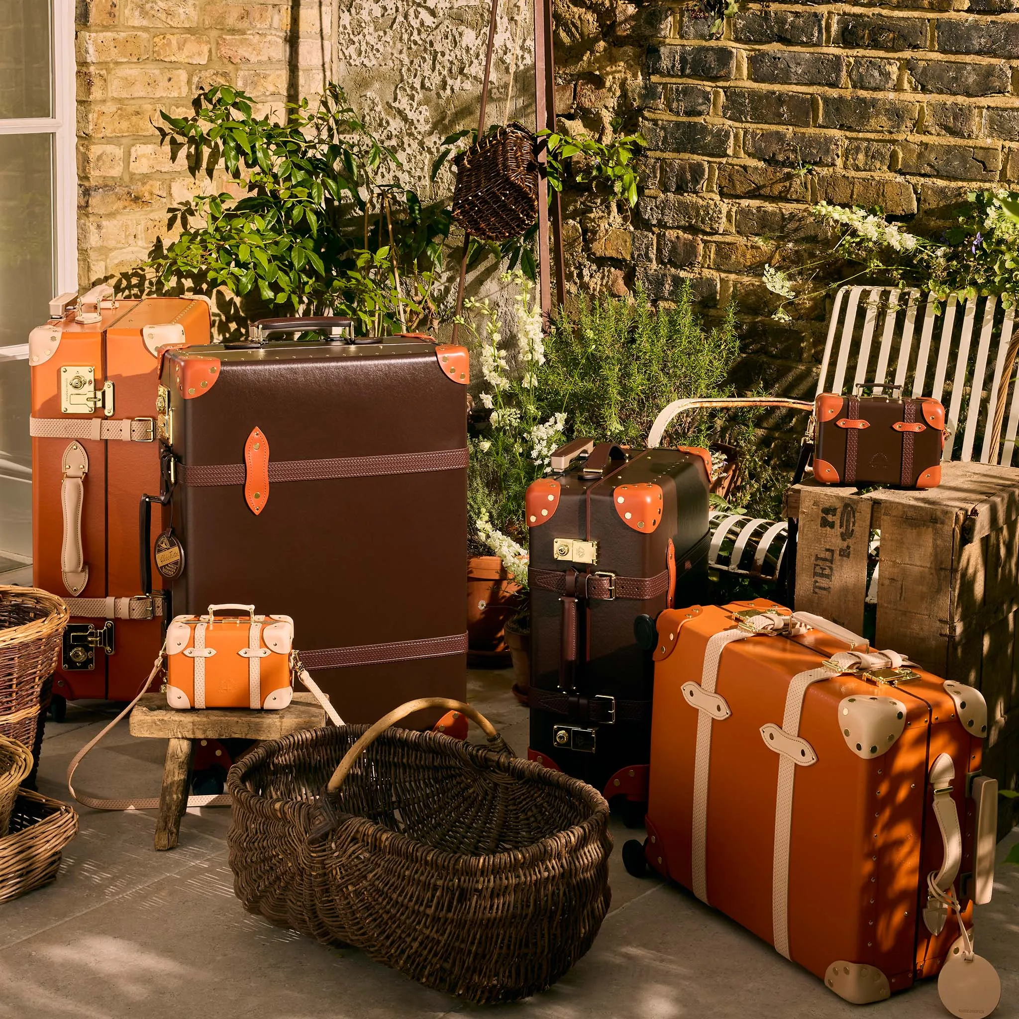 Cotswolds · Micro Case | Brown/Orange/Gold
