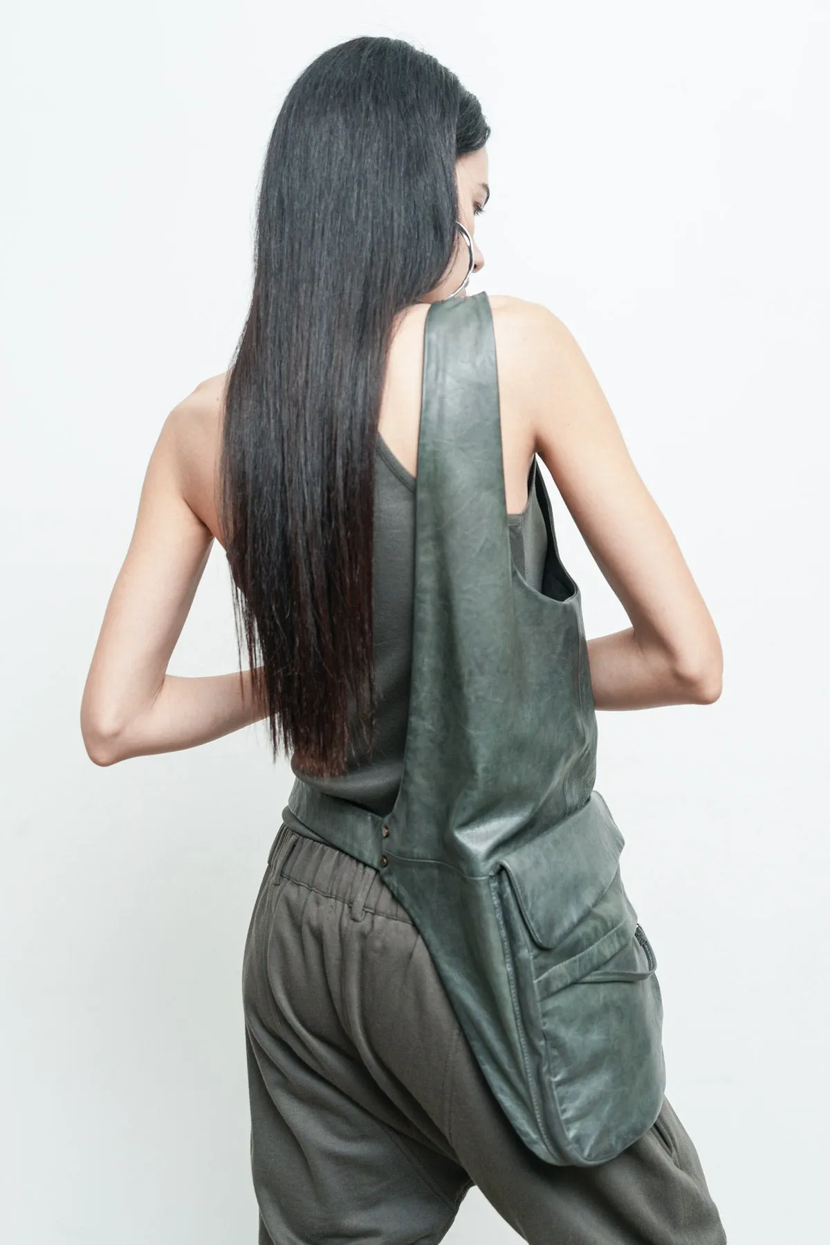 Logan Vest Pack Distressed