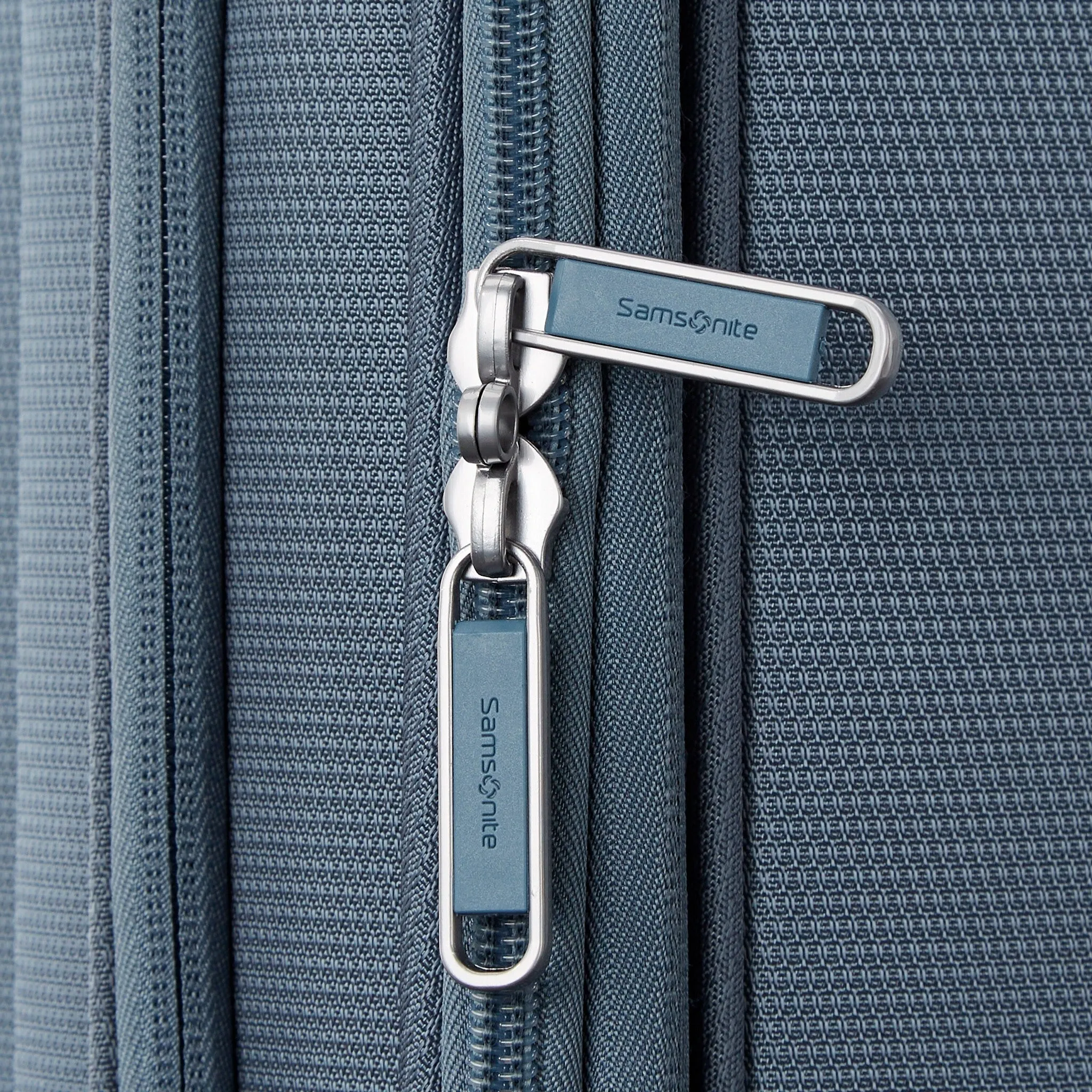 Samsonite UpLift Softside Medium Expandable Spinner