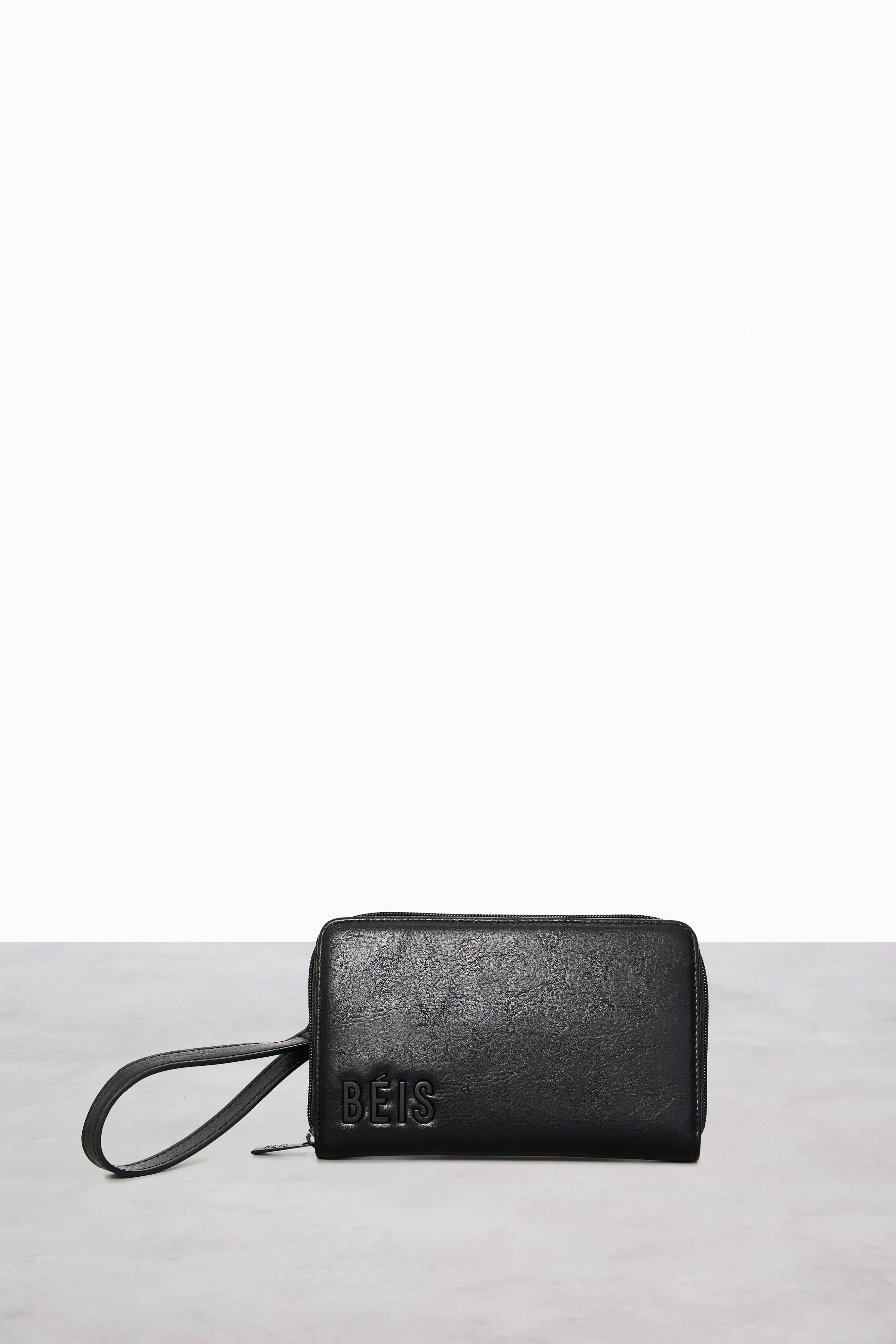 The Travel Wallet in Black