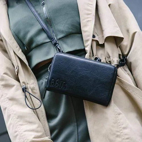 The Travel Wallet in Black