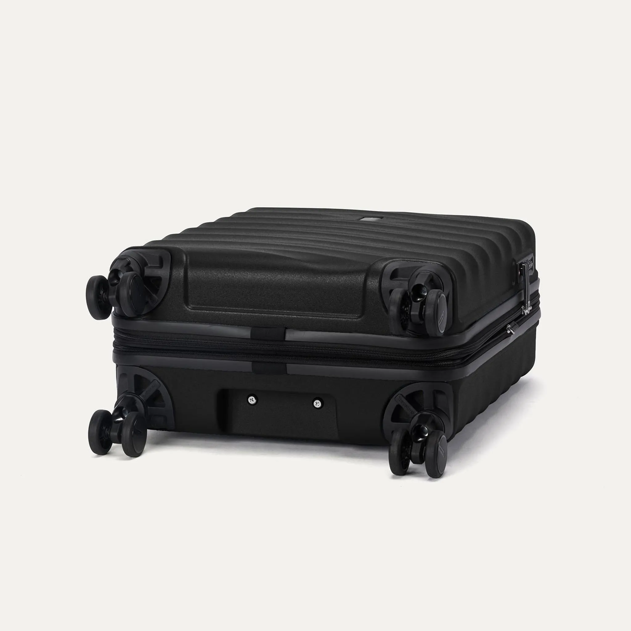 Travelpro Maxlite Air V2 International Carry-on Expandable Spinner