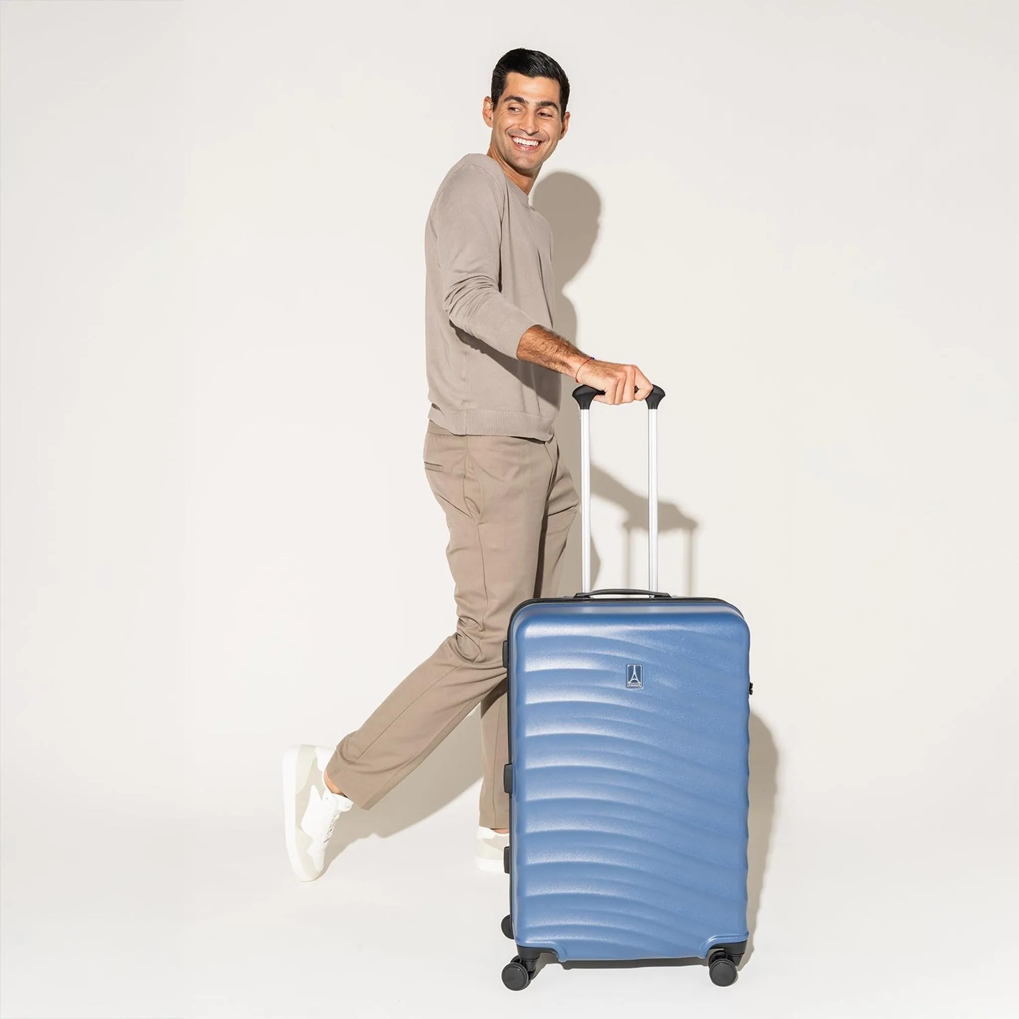 Travelpro Maxlite Air V2 Medium Check-in Expandable Spinner