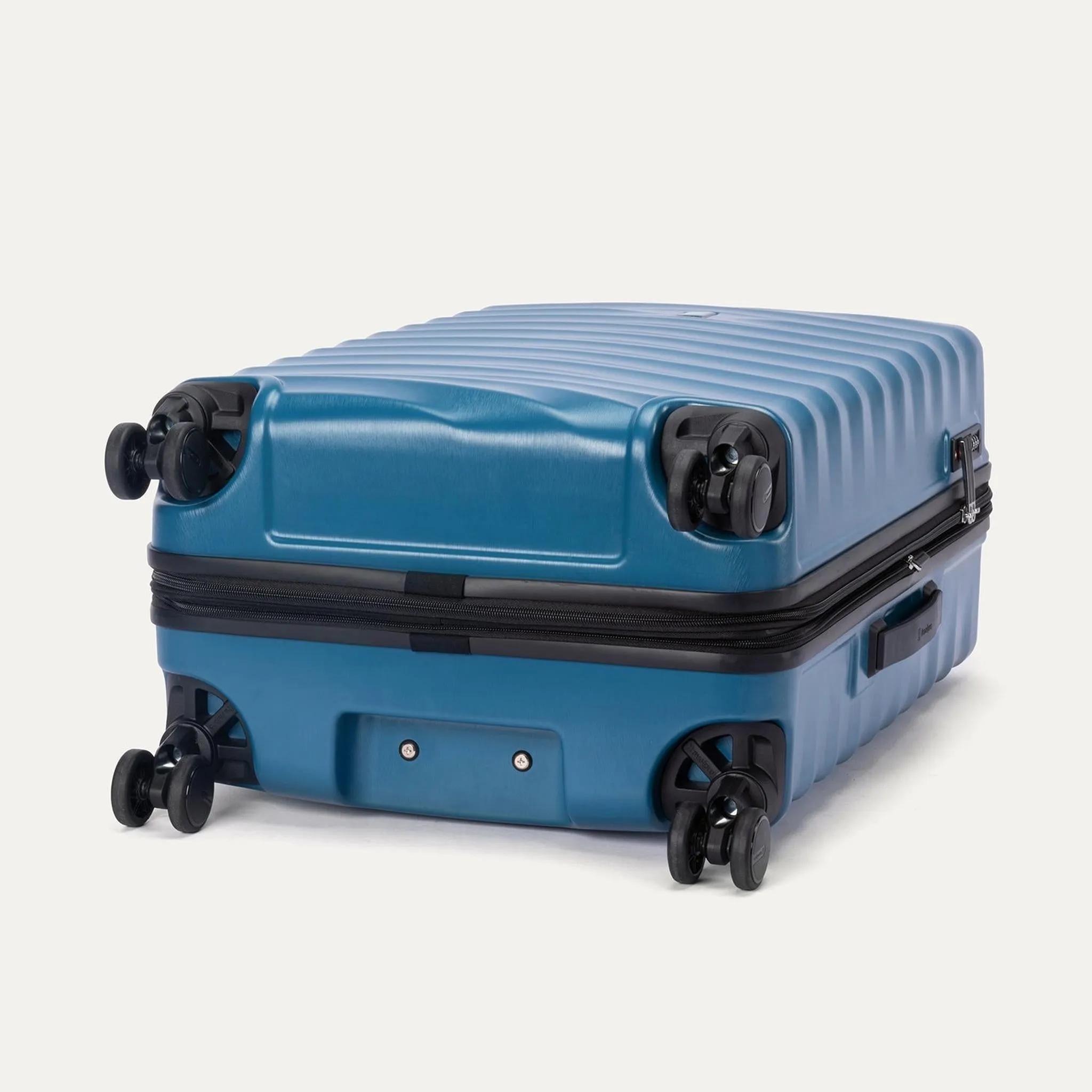 Travelpro Maxlite Air V2 Medium Check-in Expandable Spinner
