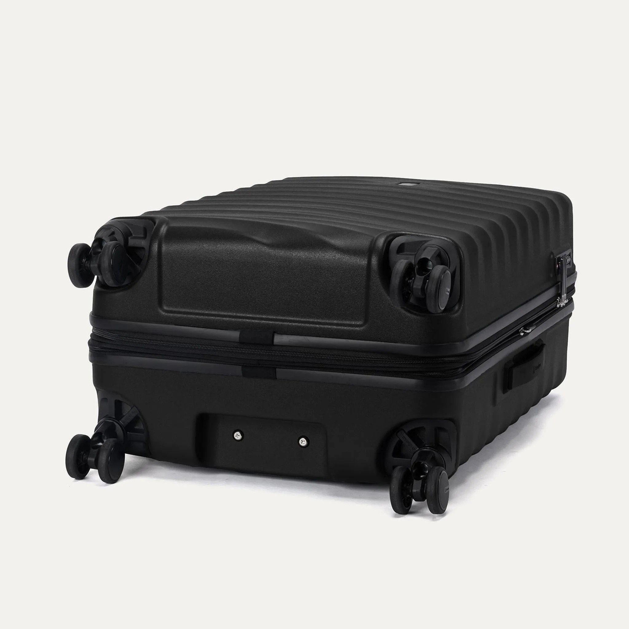 Travelpro Maxlite Air V2 Medium Check-in Expandable Spinner