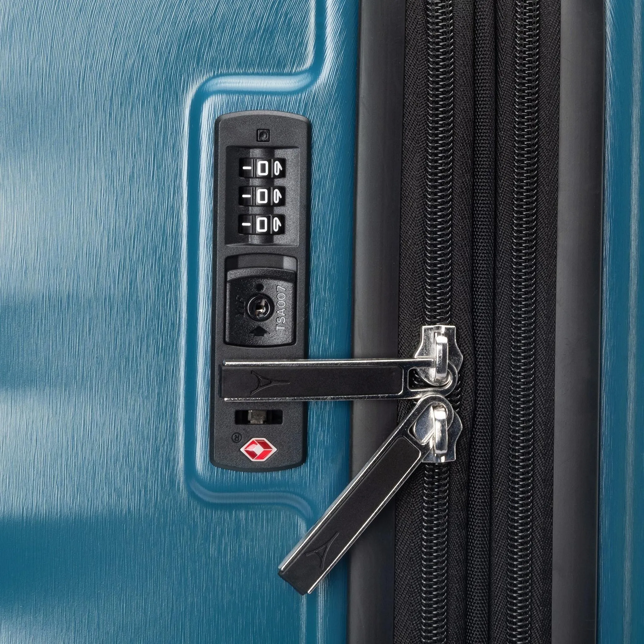 Travelpro Maxlite Air V2 Medium Check-in Expandable Spinner