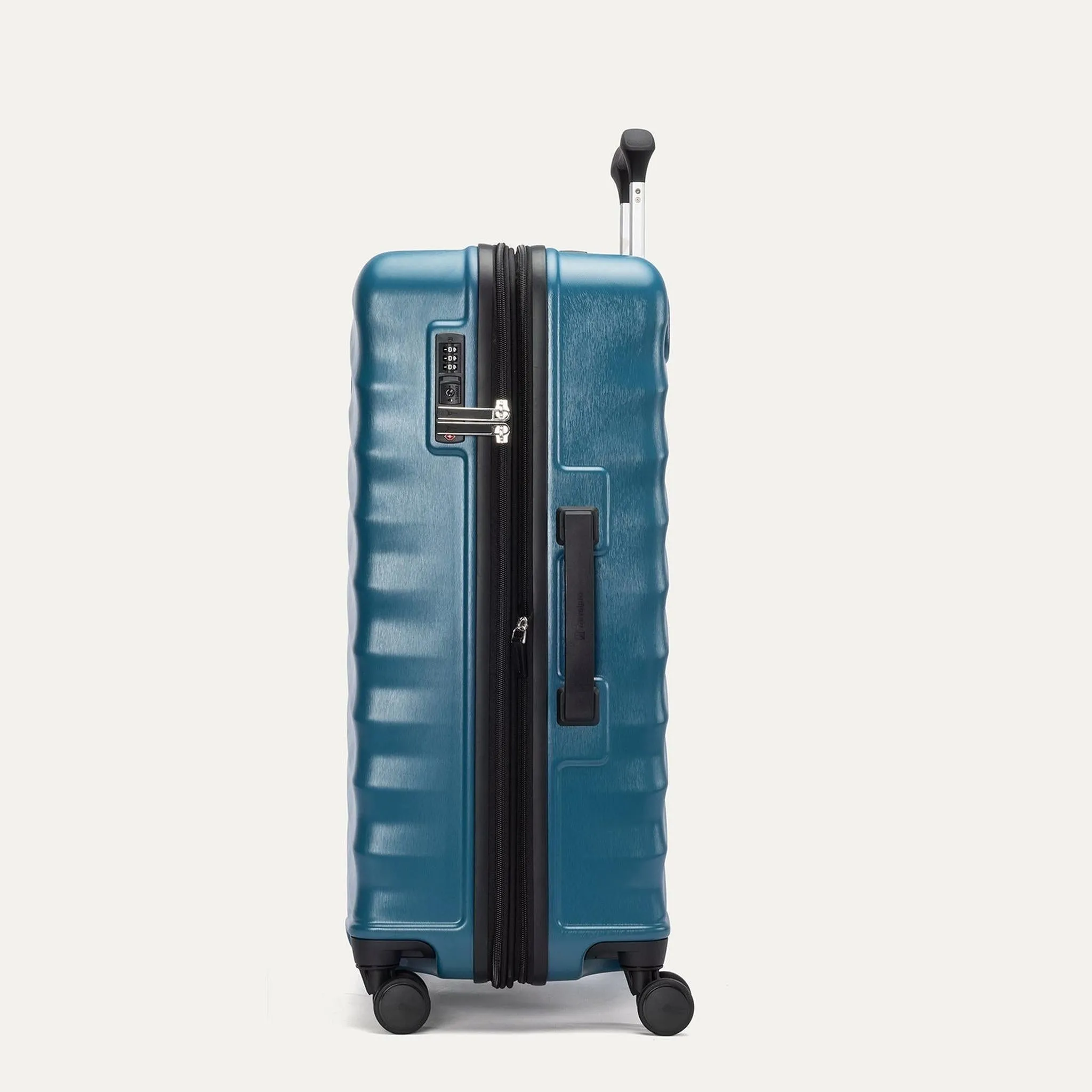 Travelpro Maxlite Air V2 Medium Check-in Expandable Spinner