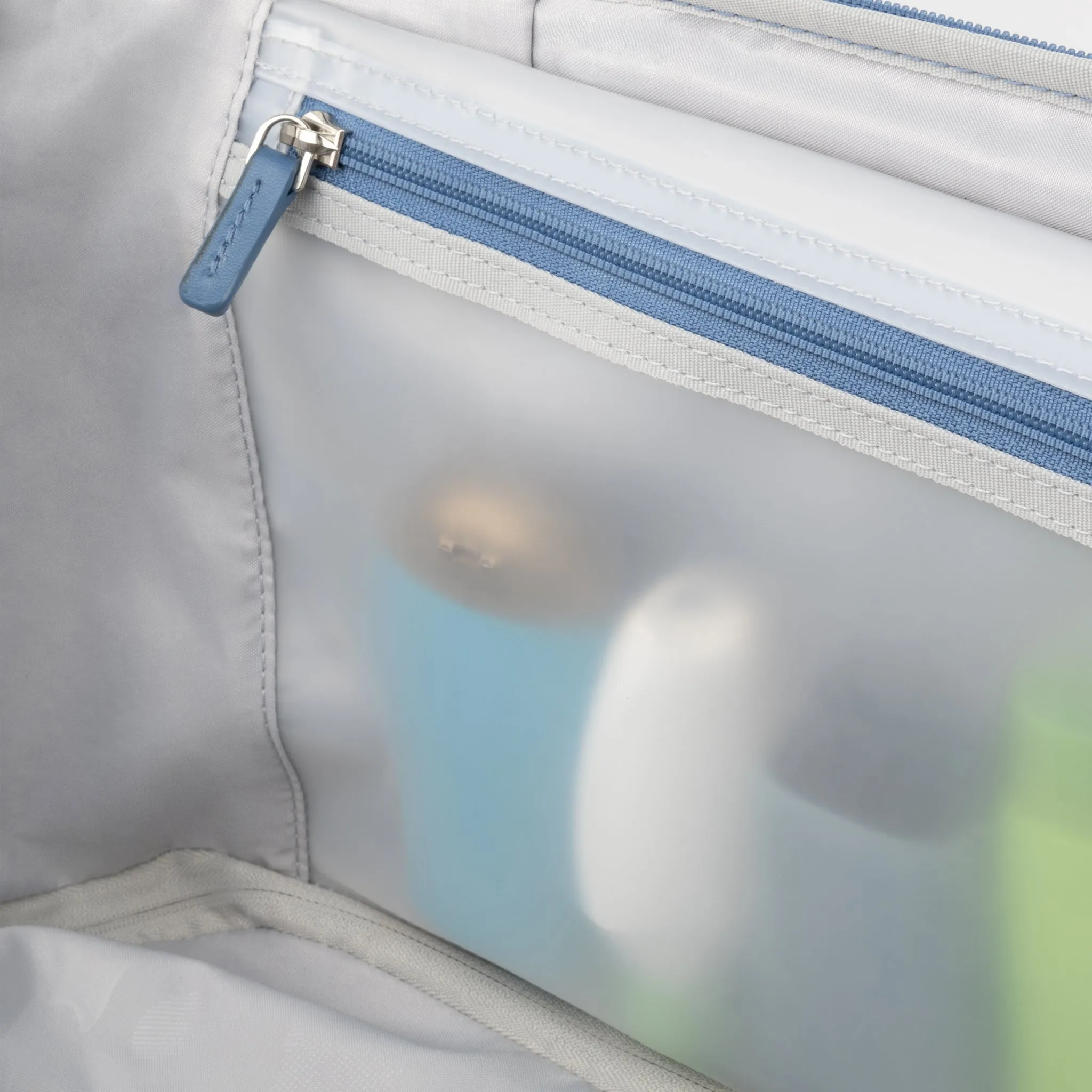 Travelpro VersaPack  Medium Check-in Expandable Spinner