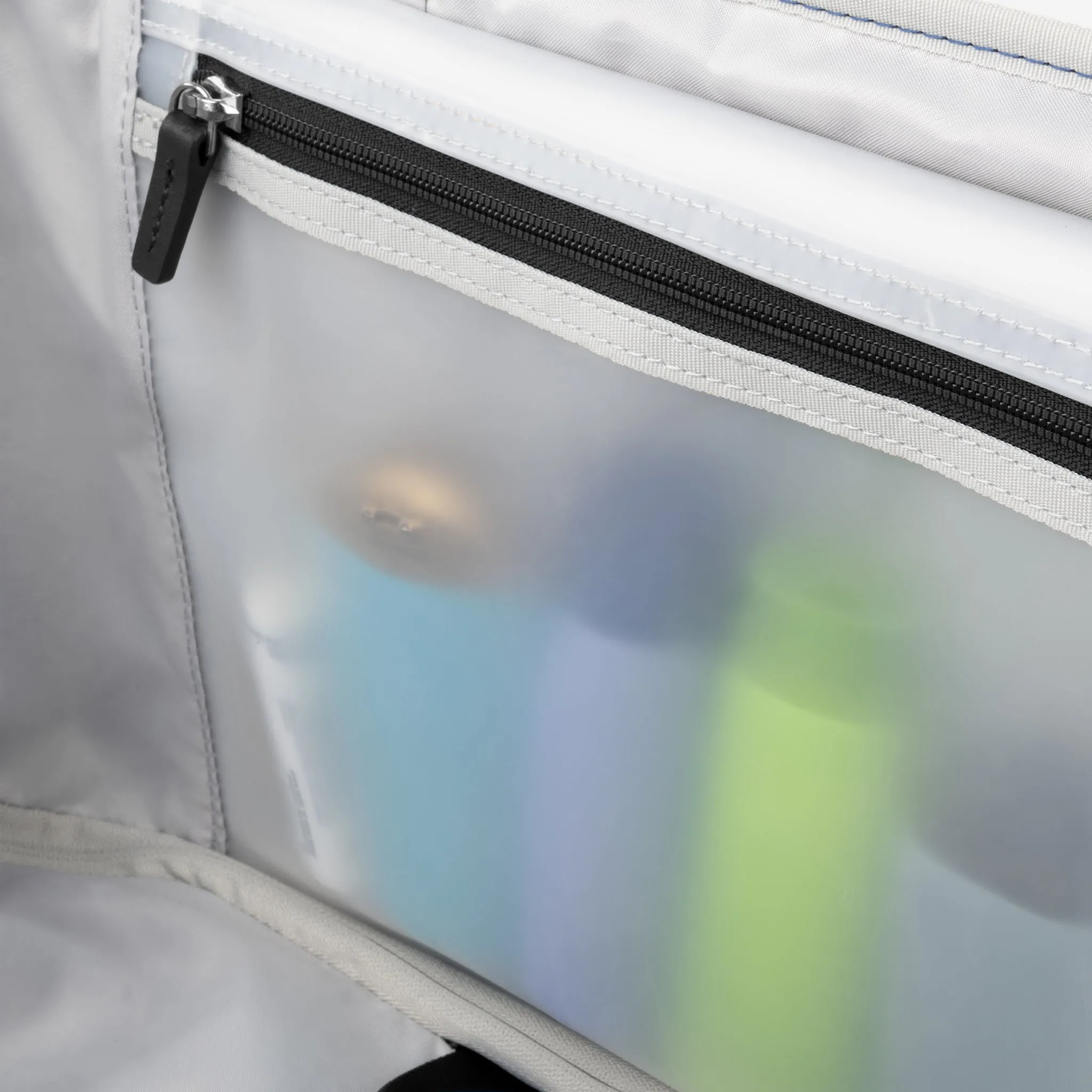 Travelpro VersaPack  Medium Check-in Expandable Spinner