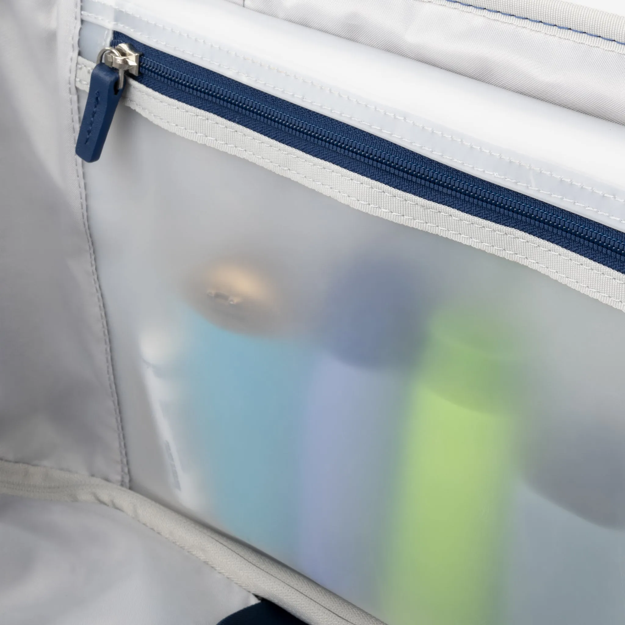 Travelpro VersaPack  Medium Check-in Expandable Spinner