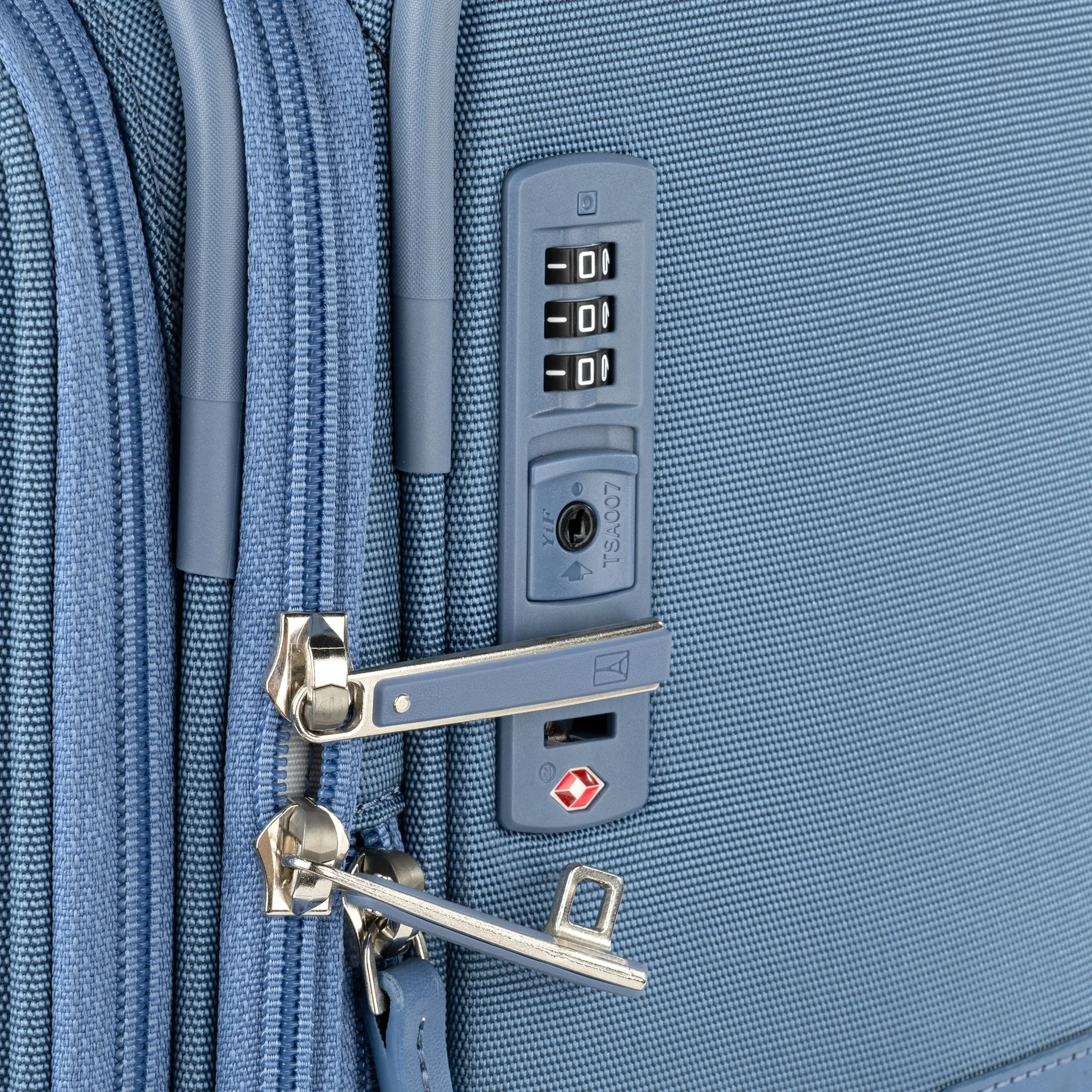 Travelpro VersaPack  Medium Check-in Expandable Spinner