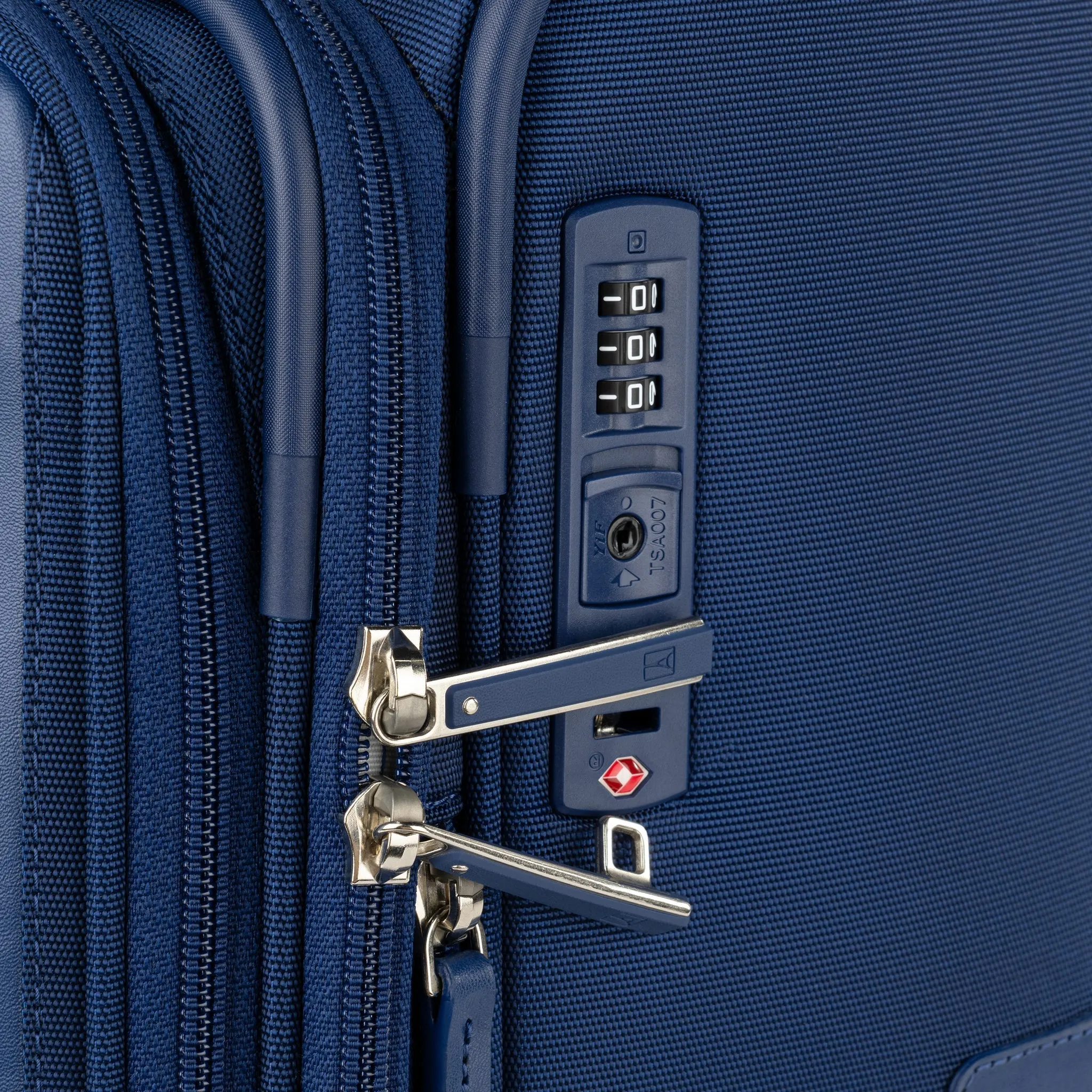 Travelpro VersaPack  Medium Check-in Expandable Spinner