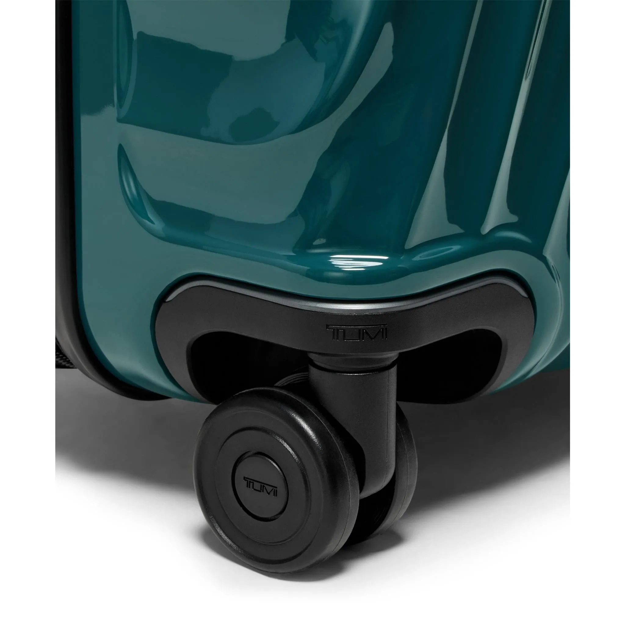 TUMI 19 Degree Continental Expandable 4 Wheeled Carry-On