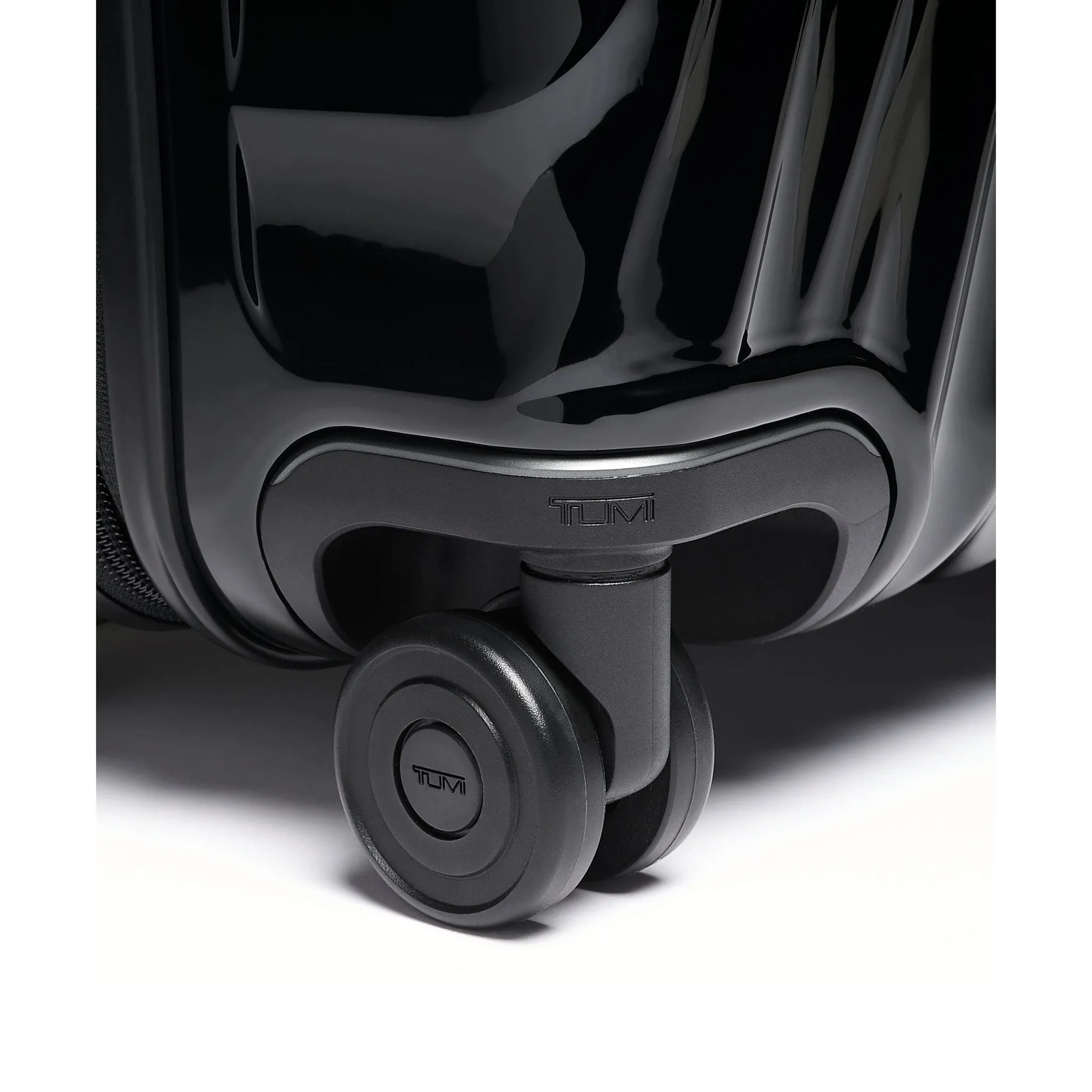 TUMI 19 Degree Short Trip Expandable 4 Wheeled Packing Case